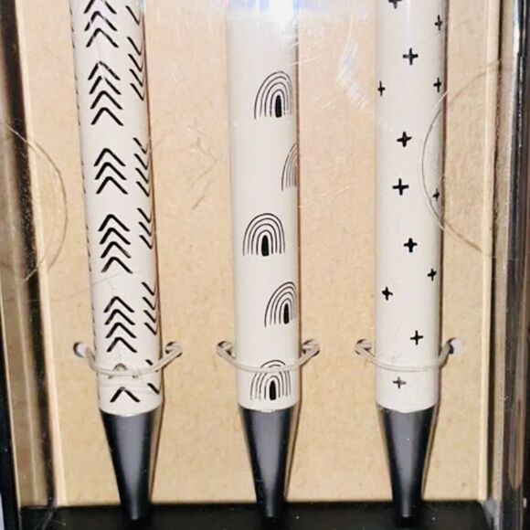 RAE Dunn Signature Pen Set. - Picture 4 of 4